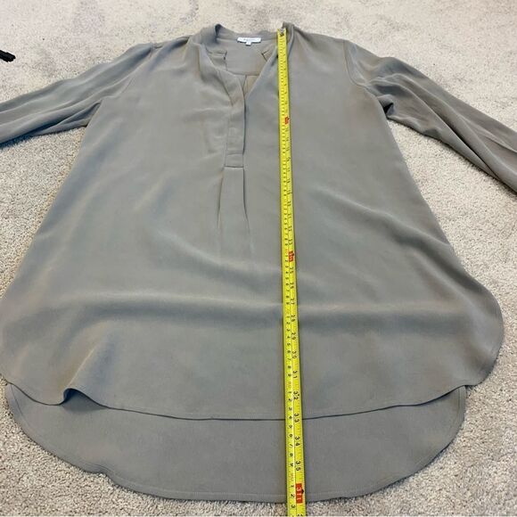 ARITZIA Babaton taupe brown Peverell 100 % silk long sleeve V-neck tunic blouse - Picture 12 of 14